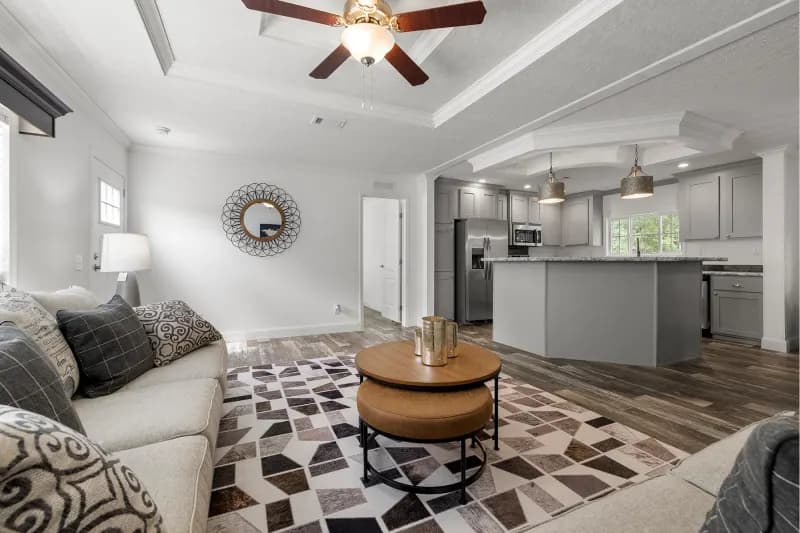 Freedom 2860520 interior home features