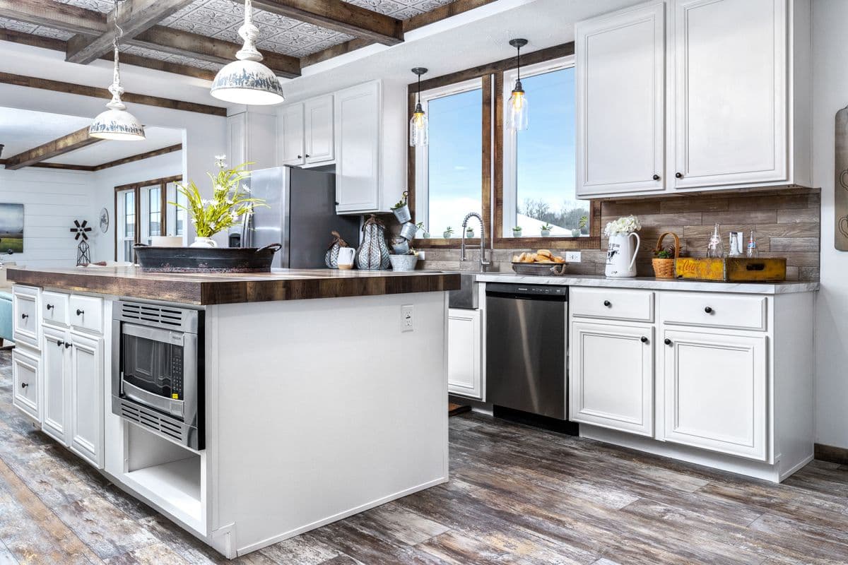 The liza jane kitchen home features