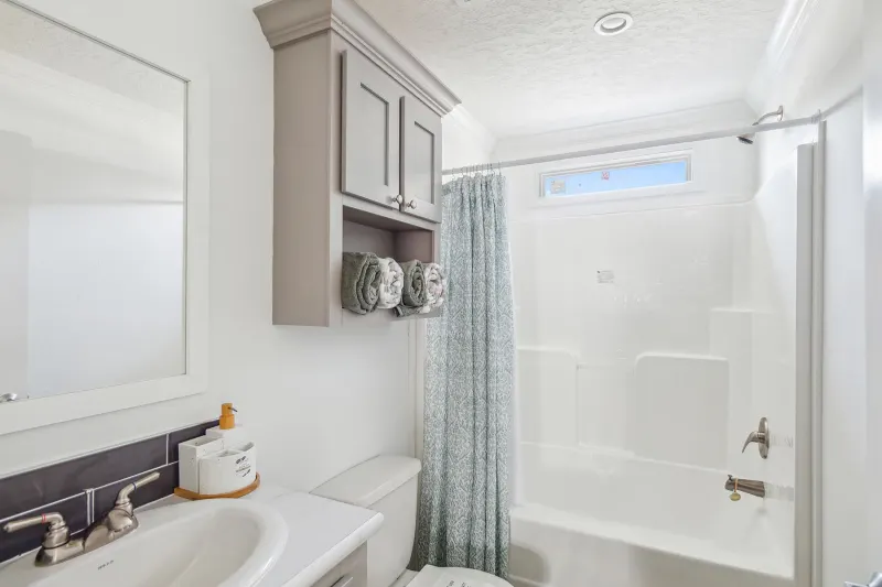 Freedom 2860520 bathroom home features