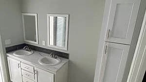 Legend 3260495 bathroom home features