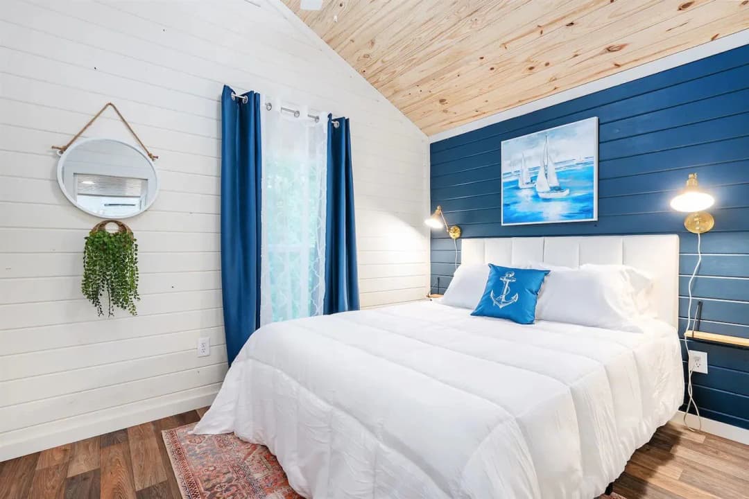 Blue lagoon | 4b 103 hybrid bedroom home features