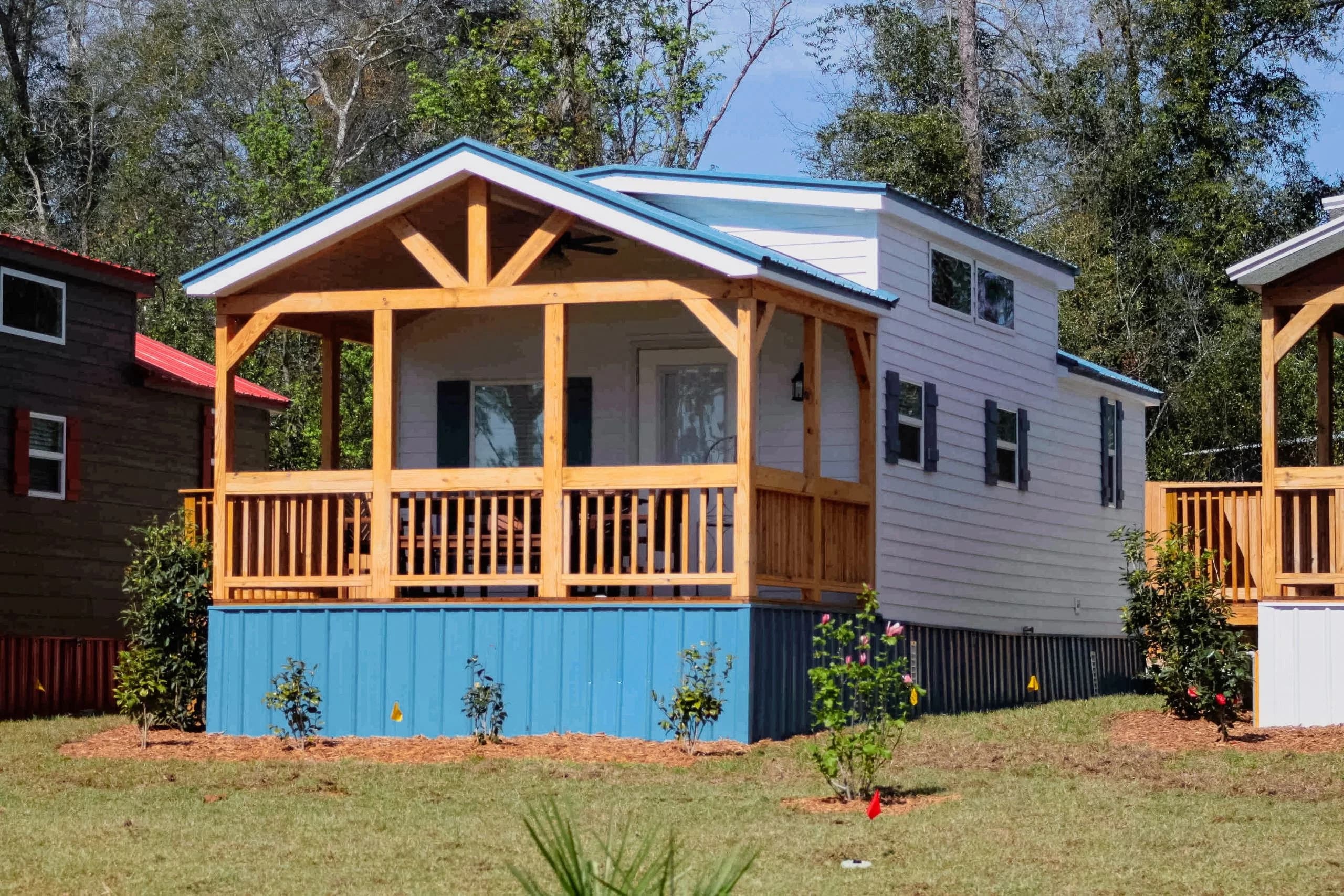 Autumn breeze | 4b 125 hero and exterior home features