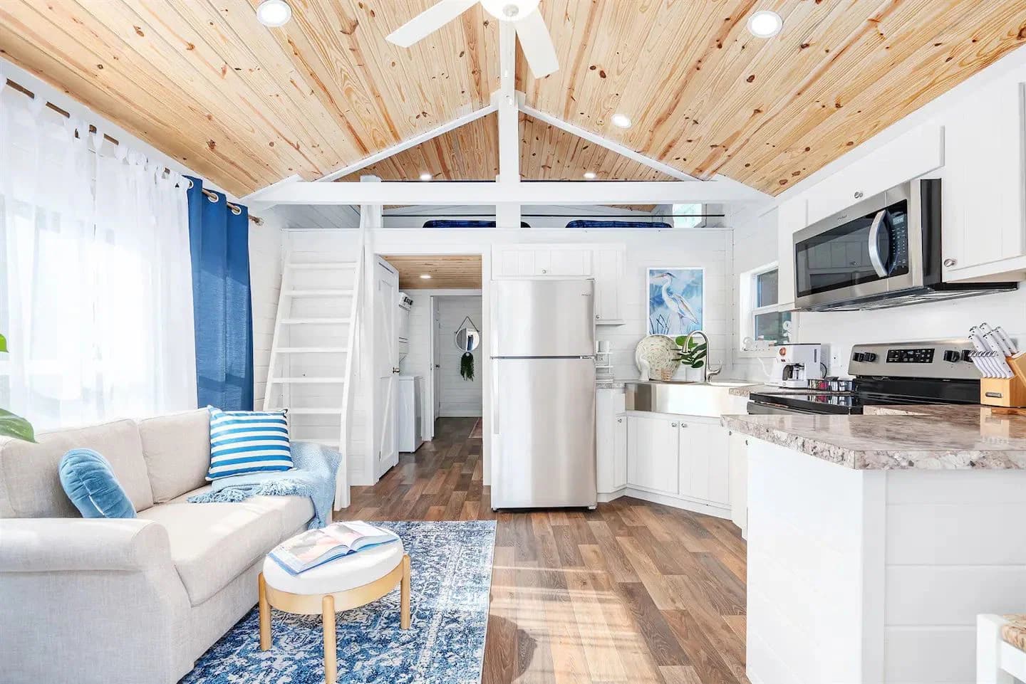 Blue lagoon | 4b 103 hybrid interior home features