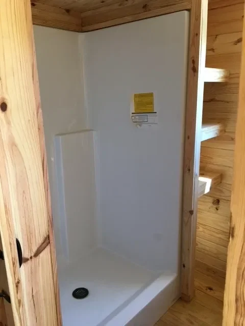 Chateau la salle | 4b 115 hybrid bathroom home features