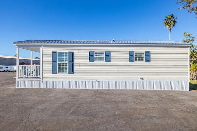 Legend 1435454 elevation and exterior home features