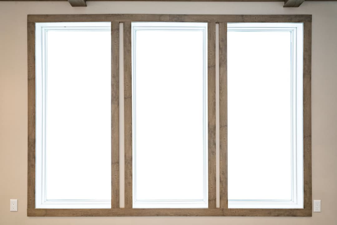 The bobby jo interior home features