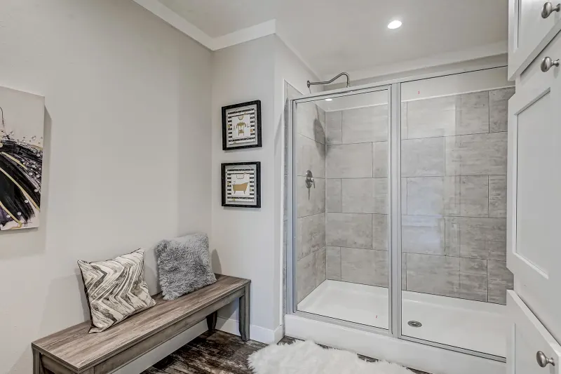 Champion community 2856443 bathroom home features
